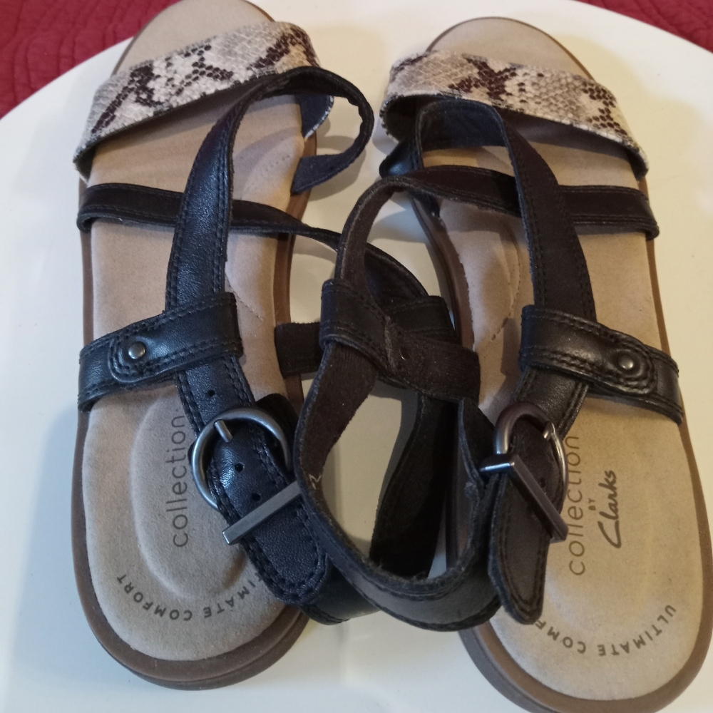 Clark's Black and Snake Print Size 8M Strappy Sandals.   FF214 - Picture 4 of 5